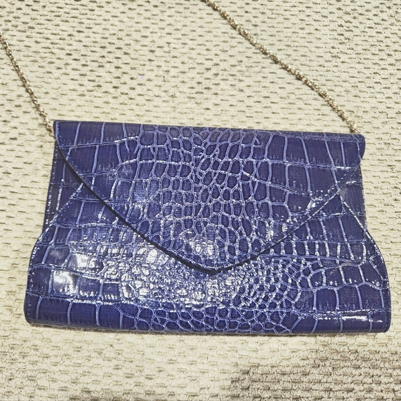 3/$15! NWOT Small Navy Crocodile Purse / Clutch With Detachable Metal Chain - Picture 2 of 9